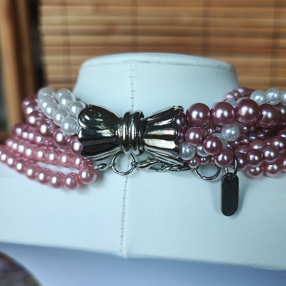 Kissaka Twisted Pearl Magnetic Closure Dual Strand Pink Necklace Set of 2 Barbie - Picture 5 of 11